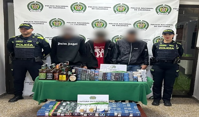 Capturan a tres hombres señalados de robar un establecimiento con arma de fuego
