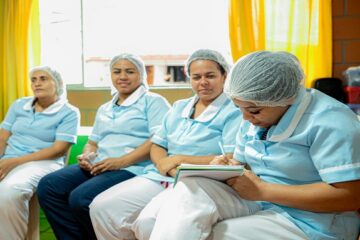 50 mujeres de Medellín se forman para fortalecer su autonomía económica