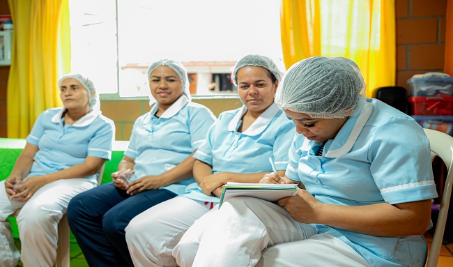 50 mujeres de Medellín se forman para fortalecer su autonomía económica